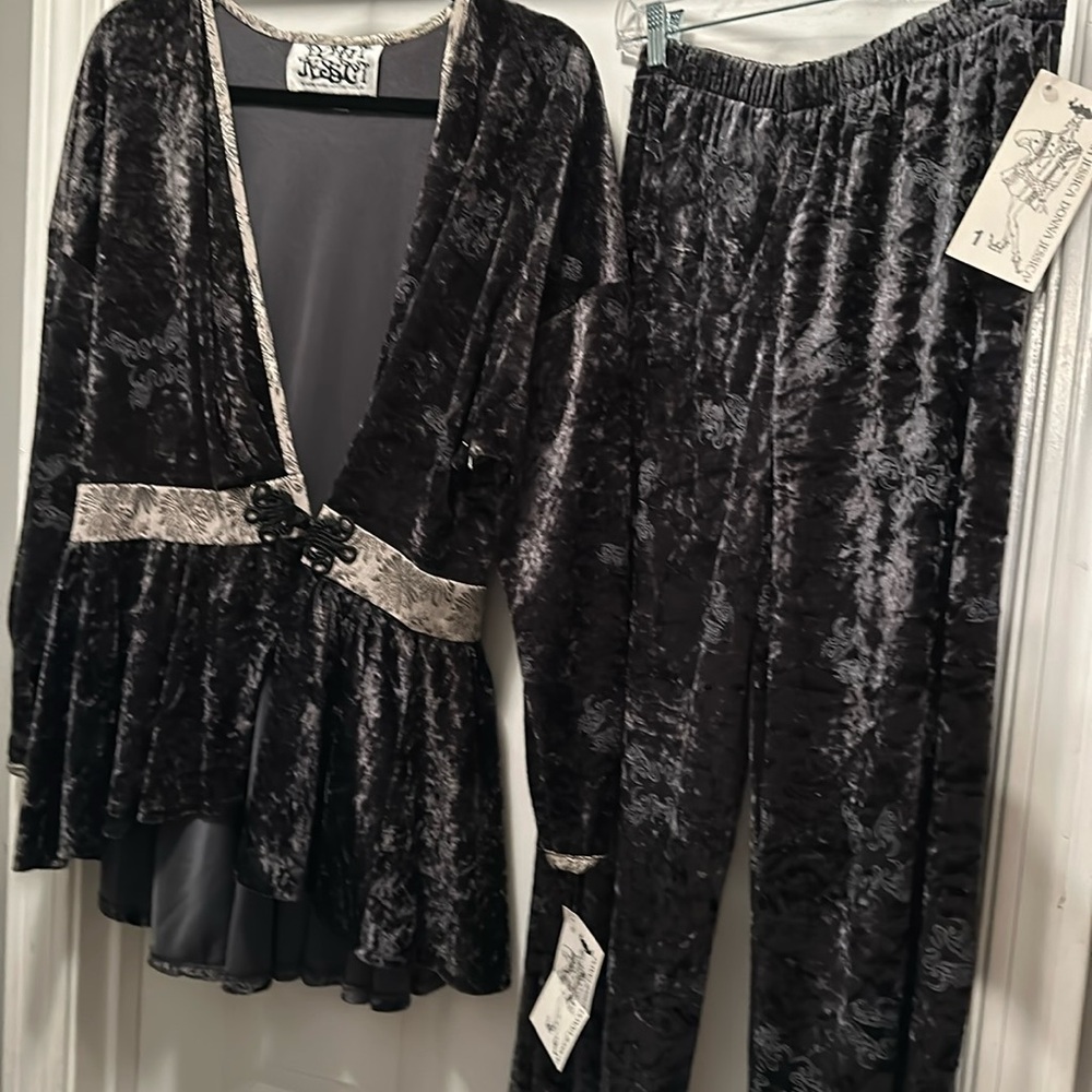 Women”s vintage DONNA jessica 2piece set woven and printed fabric unique